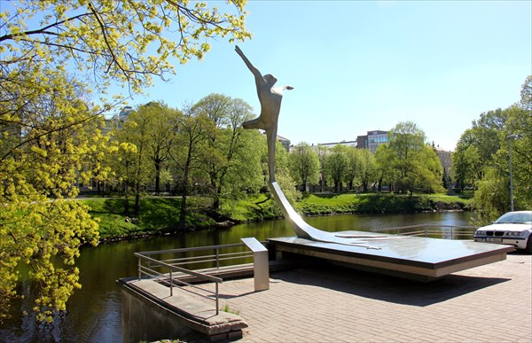 193-Памятник Марису Лиепе